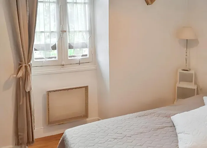 Maison Charmante à Avec Piscine Partagée Hébergement de vacances